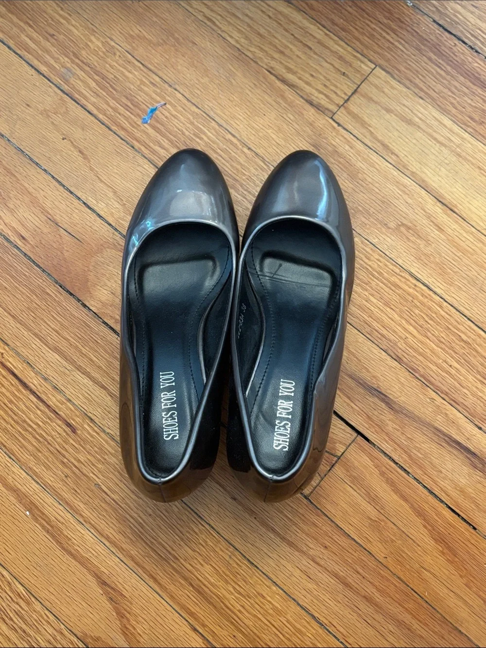 Women's Classic Patent Round-Toe Pumps - Black